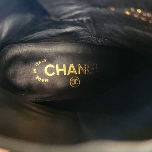 Chanel Leather Black Interlocking CC Logo Pearl 2017 Ankle Boots 6 36.5 G32970 - Picture 10 of 12
